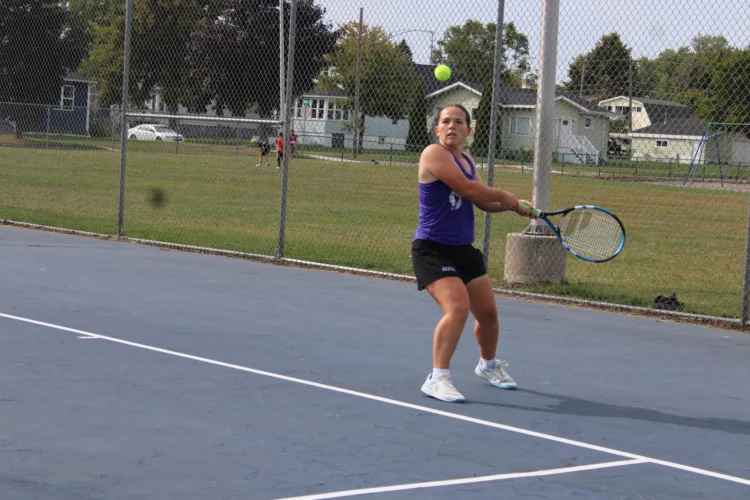 Braves defeat Maroons in tennis action